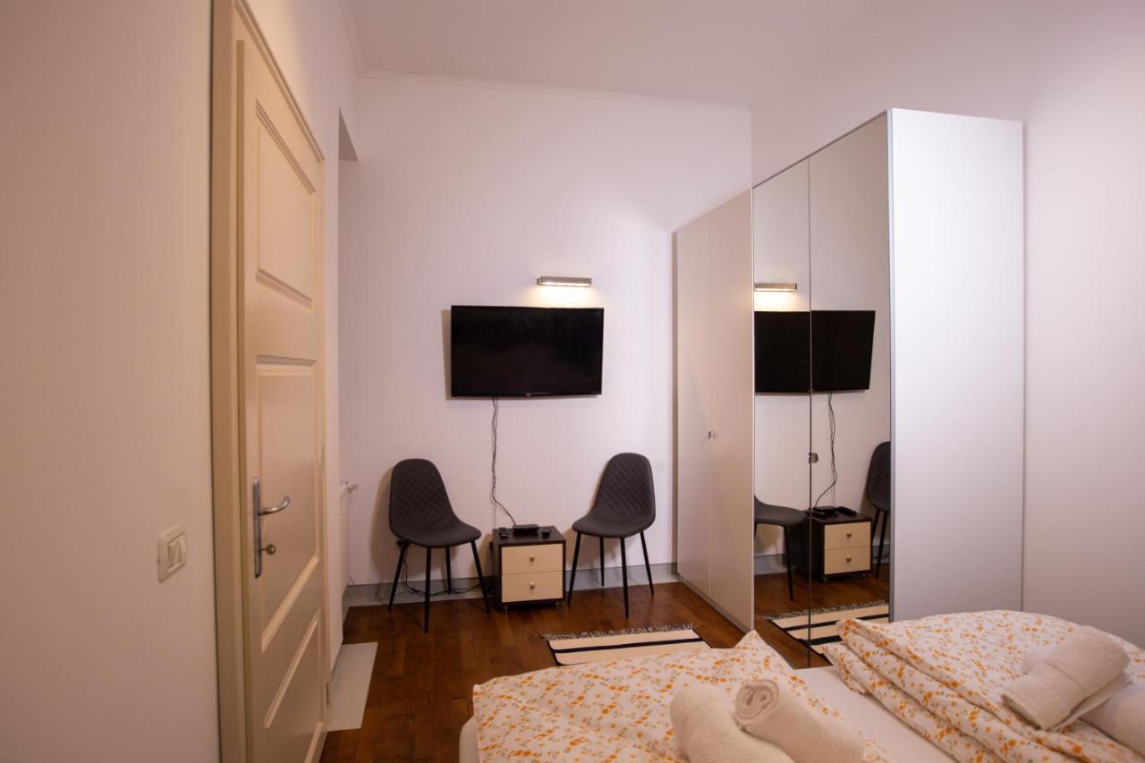 Alessia Apartment In The Old Town Тимишоара Экстерьер фото
